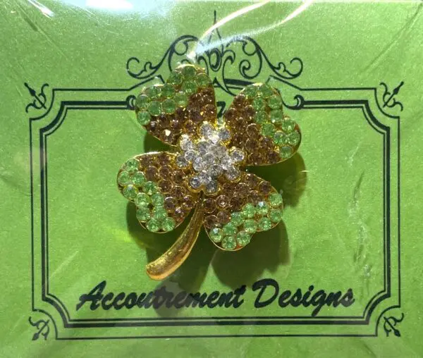 Clover- 1 1/8" x 1 1/4"