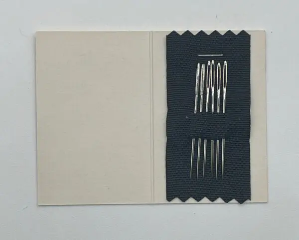 Felting Needle Book with 6 Needles - Image 2