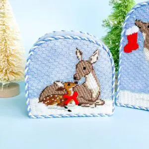 Mama and Baby Deer-4 1/8" x 4 1/8"-18 Mesh