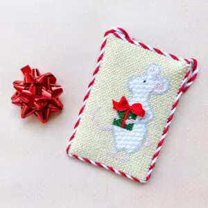 Mouse with Green Present - 2 1/4" x 3 1/2"- 18 Mesh