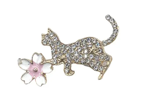 Vintage Cat with a Flower-1 1/2 " x 1"