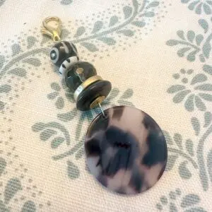 MOLLYBEADS Scissor Fob- Tortoise Shell