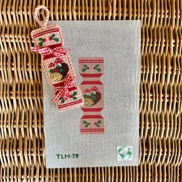 Christmas Crack- Buche de Noel- 1.5" x 5"- 18 Mesh
