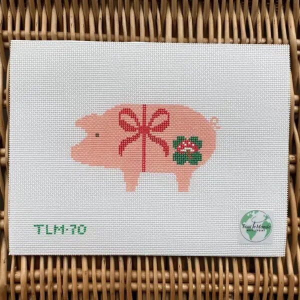 Marzipan Pig- 4.25" x 2.5"- 18 Mesh