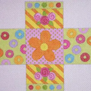 Petit Four - Royal Icing Flower w/SG-18 Mesh