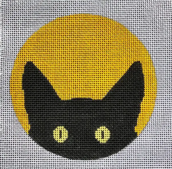 Peeky Kitty Round Orn.-18 Mesh
